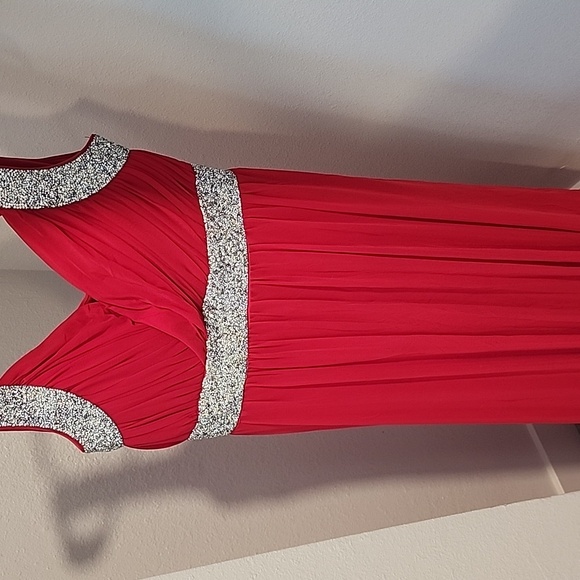 Dress - Picture 2 of 4